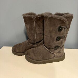 Women's UGG Classic Tall Bailey 3 button boots, Gray, Size 4 - Great Condition